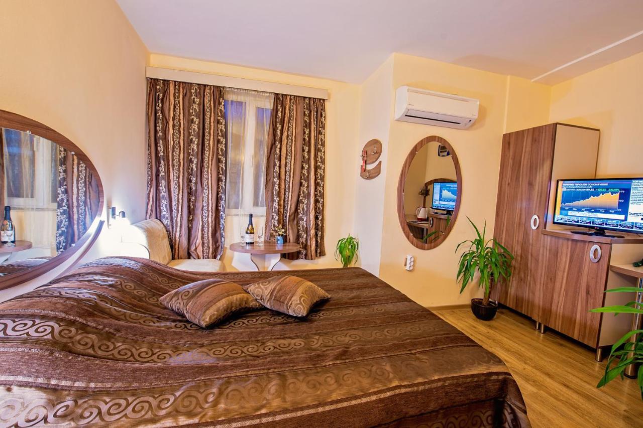 Hotel Color Varna ภายนอก รูปภาพ
