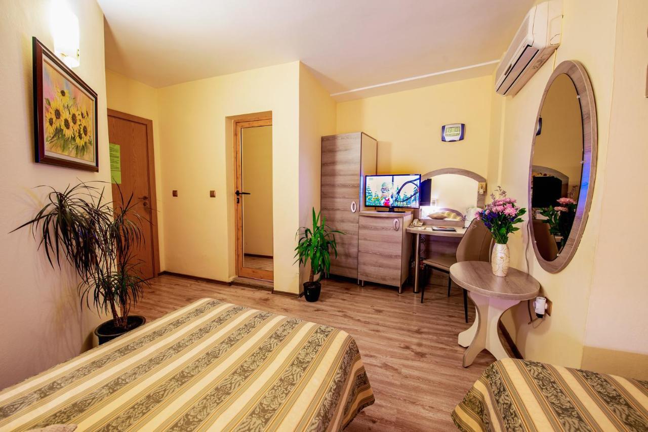Hotel Color Varna ภายนอก รูปภาพ