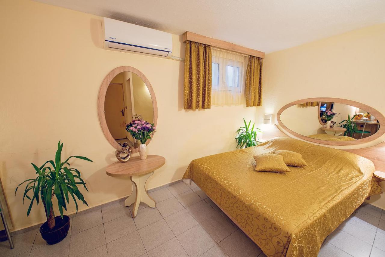 Hotel Color Varna ภายนอก รูปภาพ
