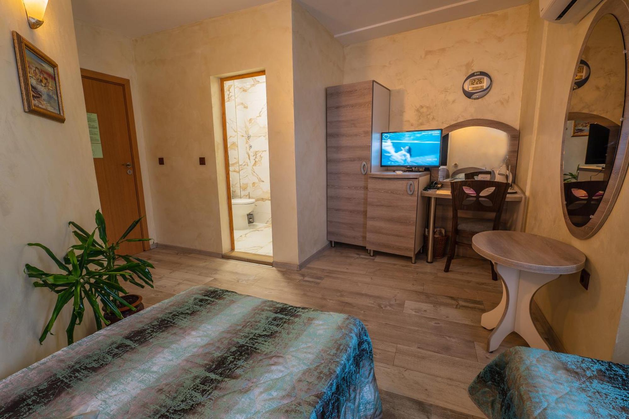 Hotel Color Varna ภายนอก รูปภาพ