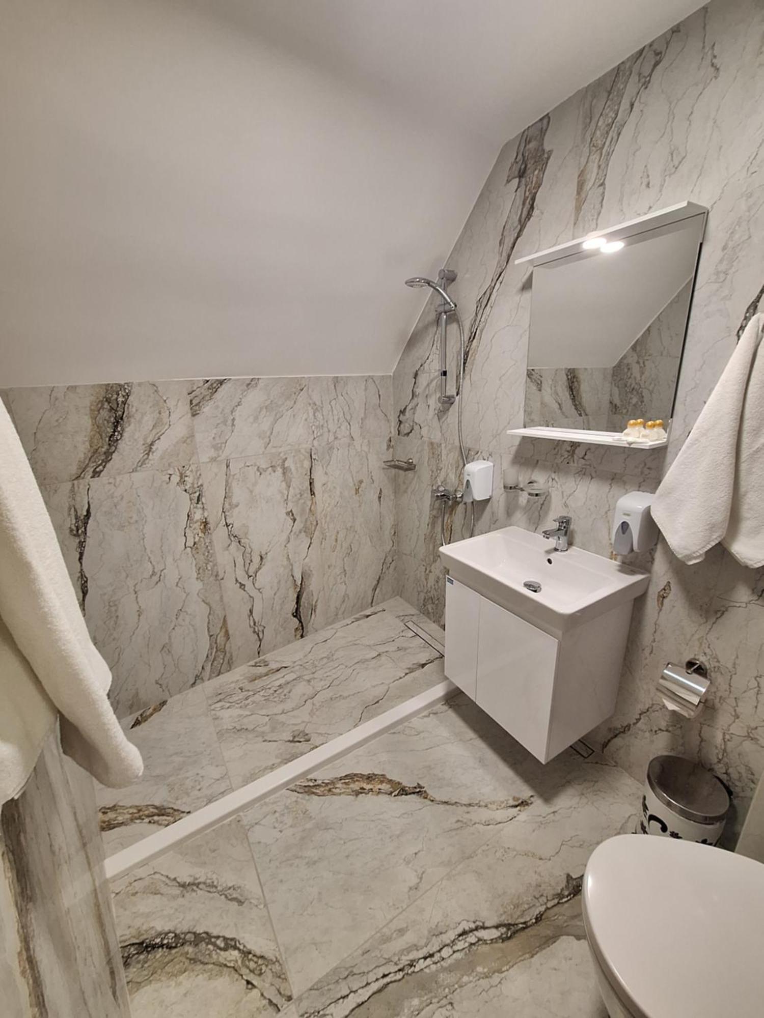 Hotel Color Varna ภายนอก รูปภาพ