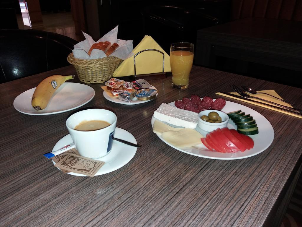 Hotel Color Varna ภายนอก รูปภาพ