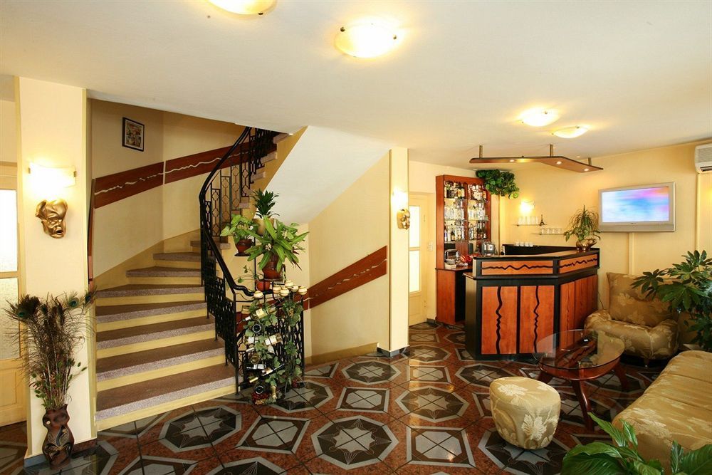 Hotel Color Varna ภายนอก รูปภาพ