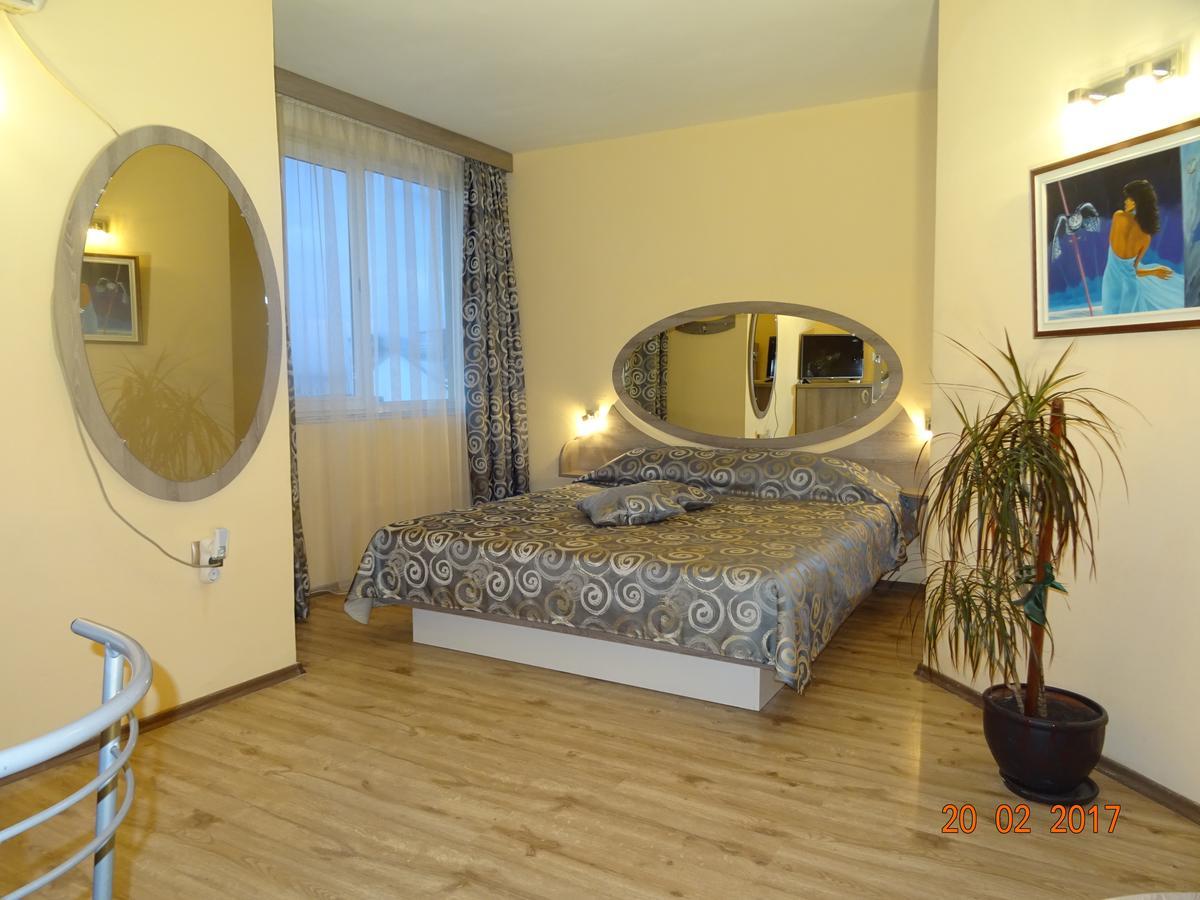 Hotel Color Varna ภายนอก รูปภาพ